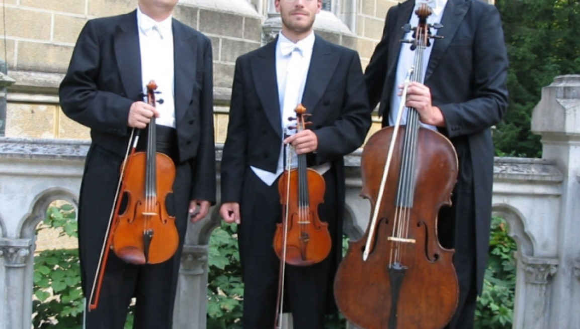 SMYČCOVÉ TRIO GIDEON